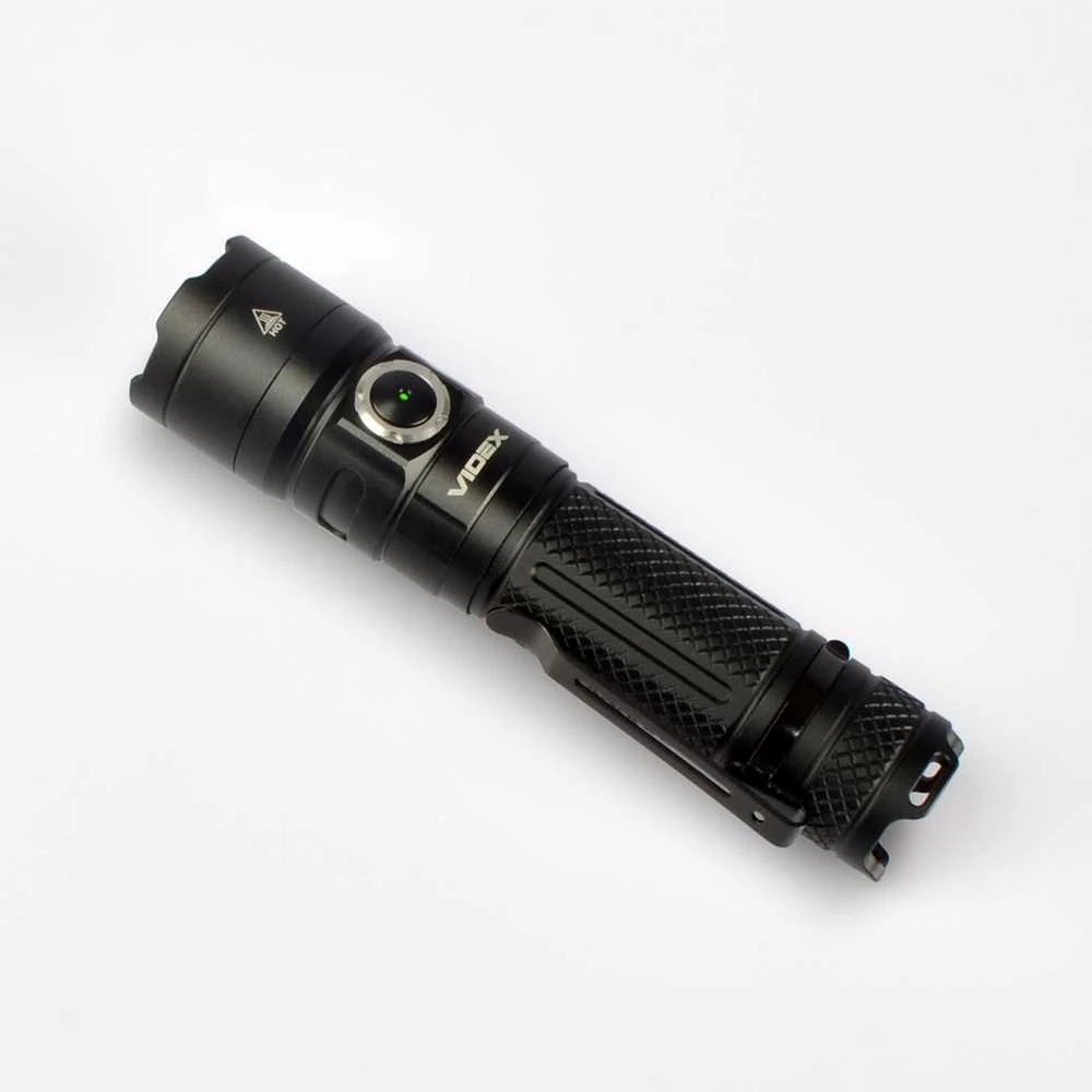 Įkraunamas kišeninis LED žibintuvėlis CREE XHP50.2 20W, 4000Lm 6500K, Li-ion 21700 4000mAh, VIDEX VLF-A406 – Kompaktiškas dydis ir kompromisų neturinti galia