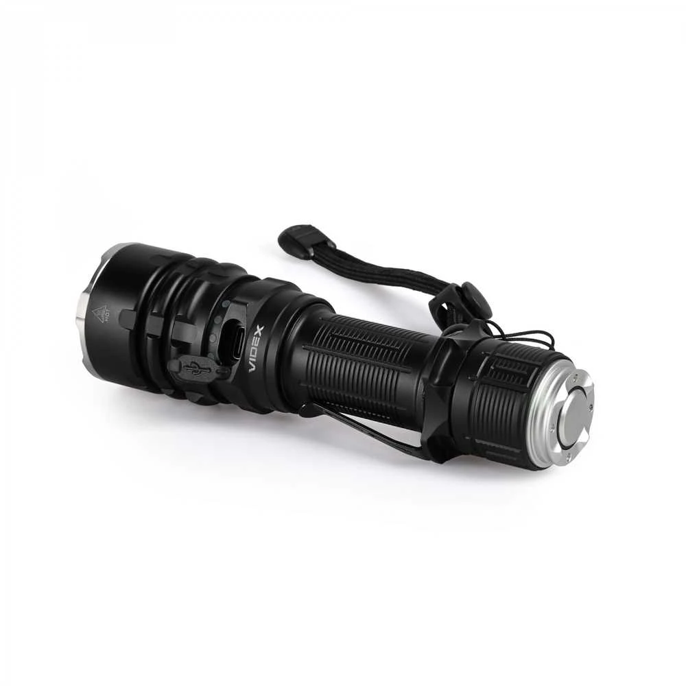 Taktinis LED žibintuvėlis Luminus SFT40 20W, 2000Lm 6500K, Li-ion 21700 4000mAh, VIDEX VLF-AT265 – Taktinis mygtukas, 650m atstumas ir spalvoti filtrai