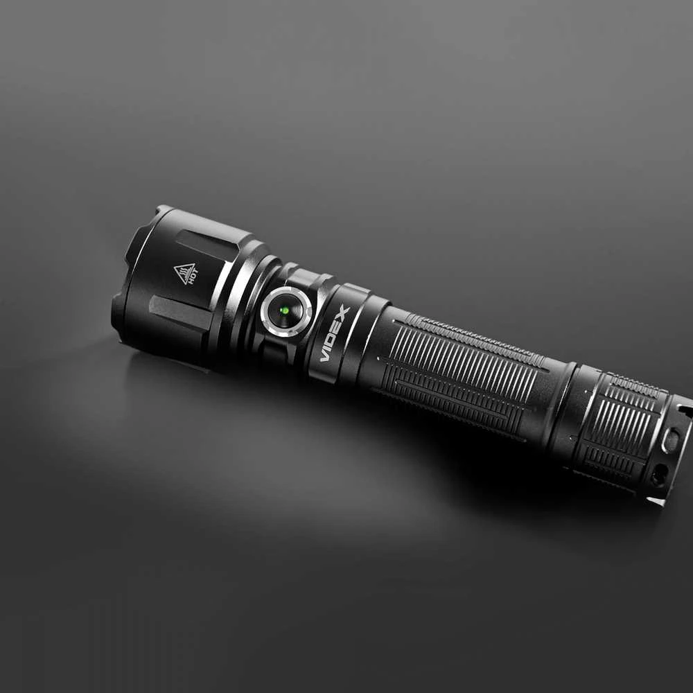 Įkraunamas kišeninis LED žibintuvėlis CREE XHP50.2 20W, Raudona šviesa, 3600Lm 5000K, Li-ion 21700 4000mAh, VIDEX VLF-A376 – Taktinis mygtukas ir raudona šviesa