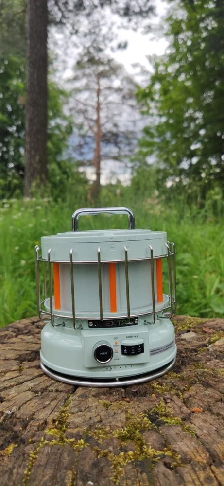 „Flextail Max Lantern“ drėkintuvas stovyklavimui