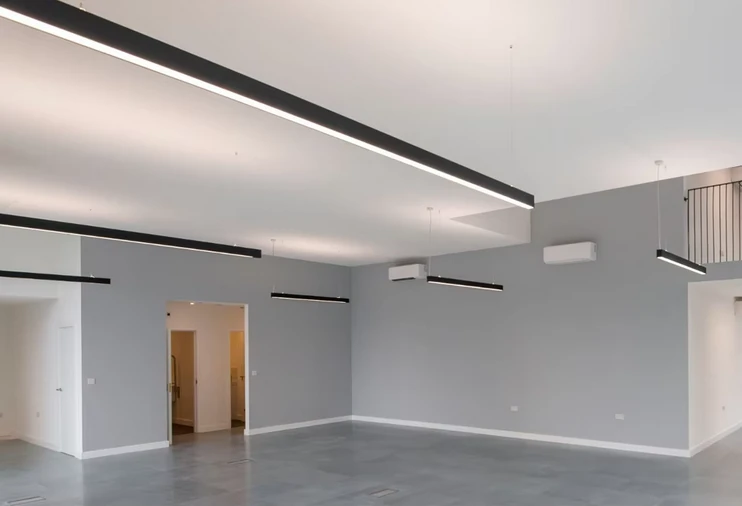 Pakabinamas šviestuvas Linijinis LED šviestuvas 50W 1200mm, sujungiamas linija, 5000Lm 5000K, IP20, juodas, VIDEX VL-BNL02-50125B | Neutrali balta šviesa – Masyvus juodo aliuminio korpusas efektyviam aušinimui