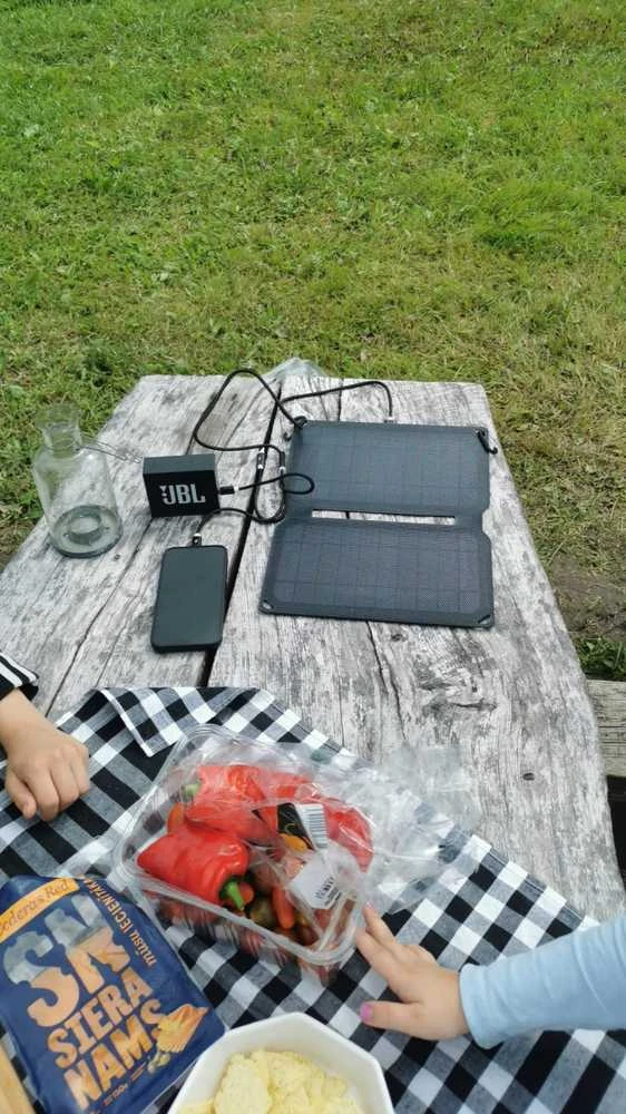 Nešiojamas saulės panelis 10W, Mono+ETFE, 1 USB, 252x163x17mm (atvertas 252x325x14mm), IP68, 300g, VIDEX VSO-F510U – Sulankstomas kišeninio dydžio modulis greitam telefonų įkrovimui plaukiant valtimi
