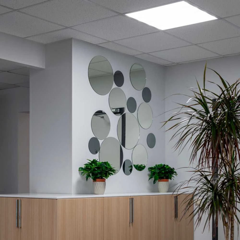 Įleidžiamas itin plonas LED panelis 40W 5200Lm 4000K, 595x595x10.8mm, IP20, VIDEX VLE-P404W | Neutrali balta šviesa – Ultra-Slim ypač plonas korpusas minimalistiniam stiliui
