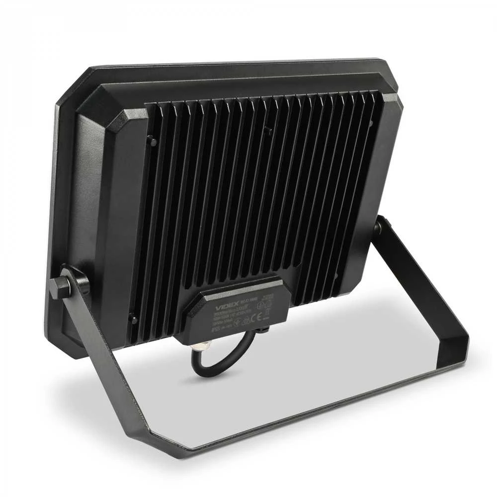 LED prožektorius 100W 8200Lm 5000K IP65, VIDEX VLE-F3-1005B – Kompaktiškas aliuminio korpusas