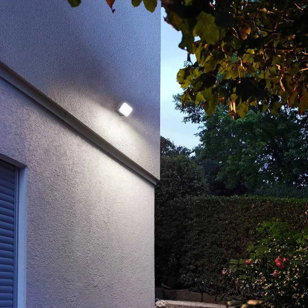 LED prožektorius 10W 800Lm 5000K IP65, VIDEX VLE-F3-0105B – Kompaktiškas aliuminio korpusas