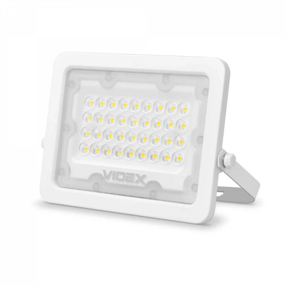 LED prožektorius 30W 2700Lm 5000K IP65, VIDEX VLE-F2e-305W | LUCA – Sustiprintas aliuminio radiatorius ilgalaikiam aušinimui