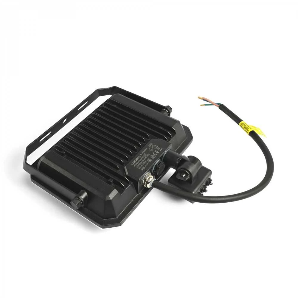 LED prožektorius su jutikliu 50W 4100Lm 5000K IP65, VIDEX VLE-F3-0505B-S – Reguliuojamas PIR judesio jutiklis (SENS/TIME/LUX)