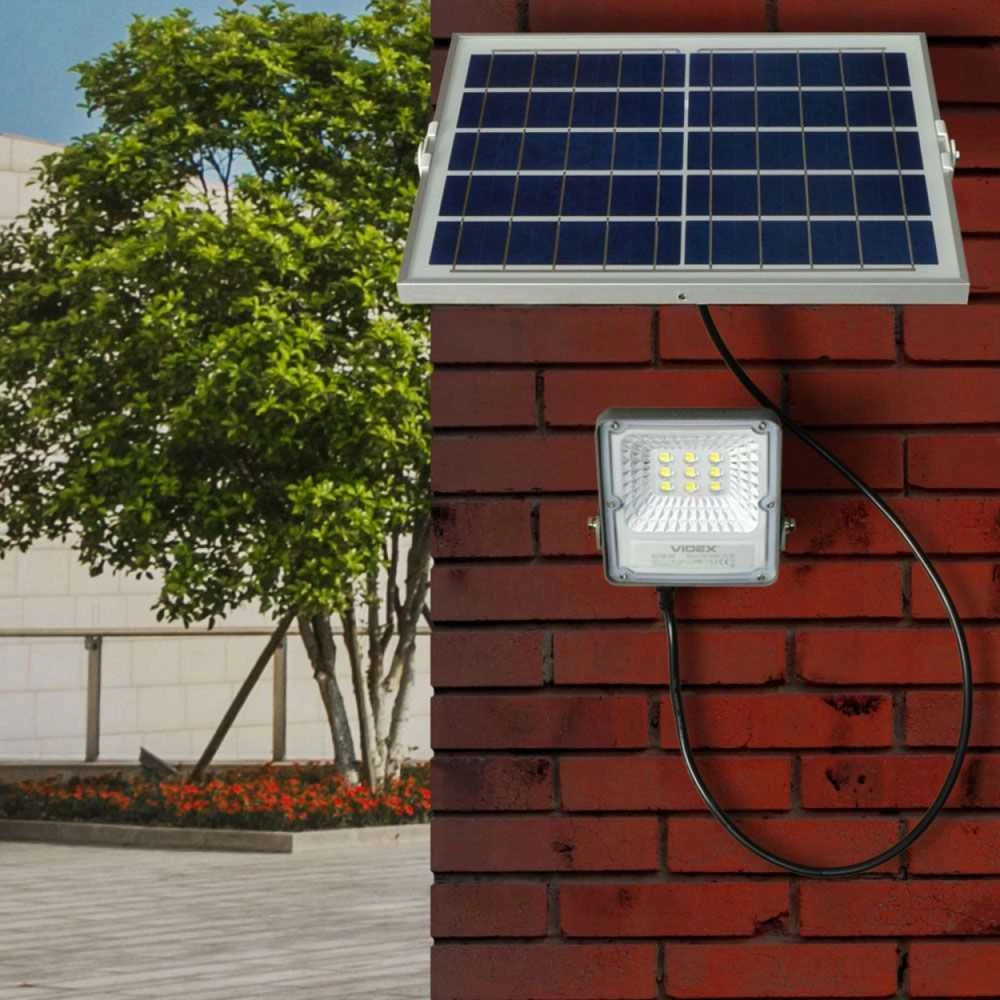 Saulės LED prožektorius su saulės baterija 20Wh 600Lm 5000K IP65 LiFePO4 5000 mAh 3.2V 10W, VIDEX VLE-FSO-205 – Monokristalinė baterija visiškai nepriklausomybei nuo elektros tinklo