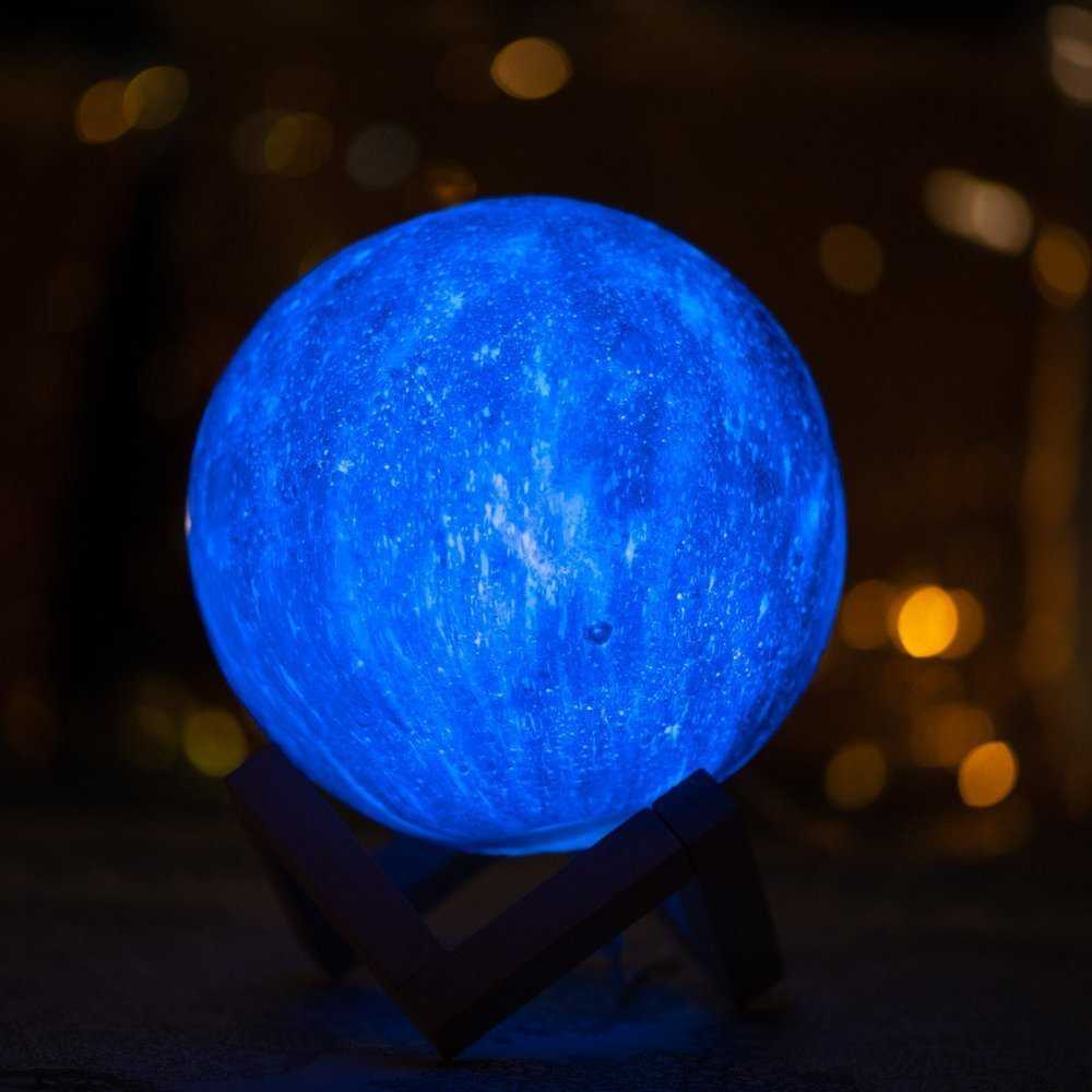 3D lempa - mėnulis RGB