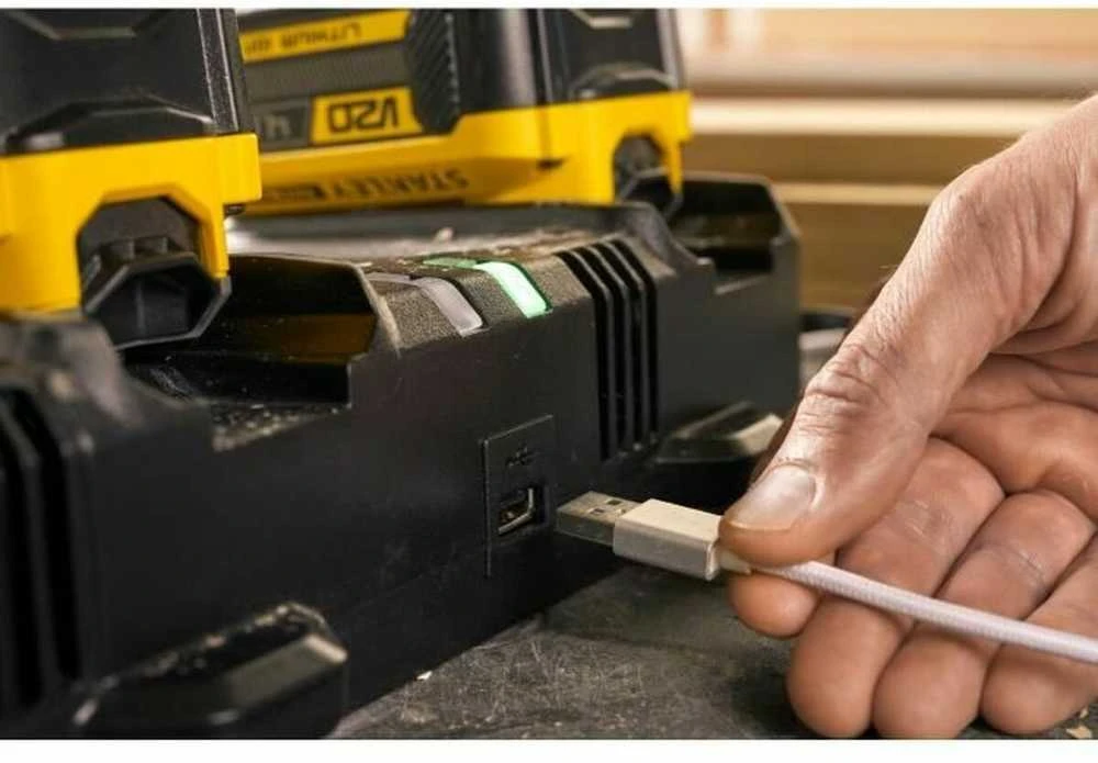 Greito krovimo pakrovėjas Stanley V20; 18 V