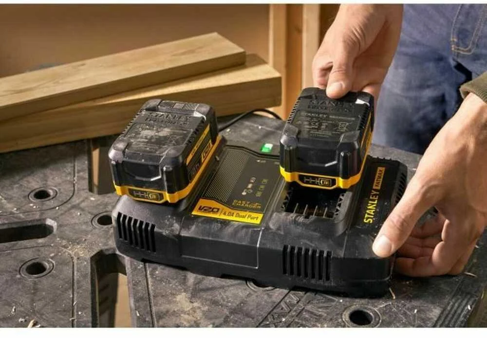 Greito krovimo pakrovėjas Stanley V20; 18 V