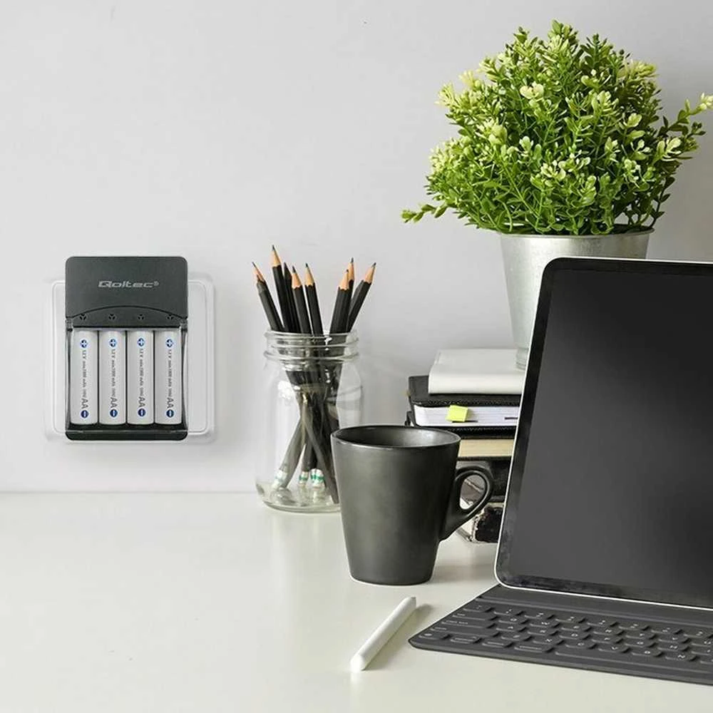 Įkroviklis - Qoltec 50653 Ni-MH R03/AAA R6/AA 1.2V
