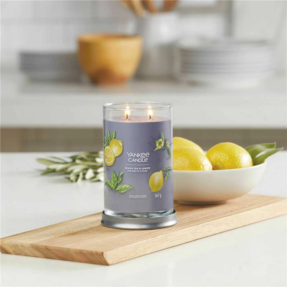 Yankee Candle Aromatinė žvakė Signature tumbler large Juodas Tea - Lemon 567 g