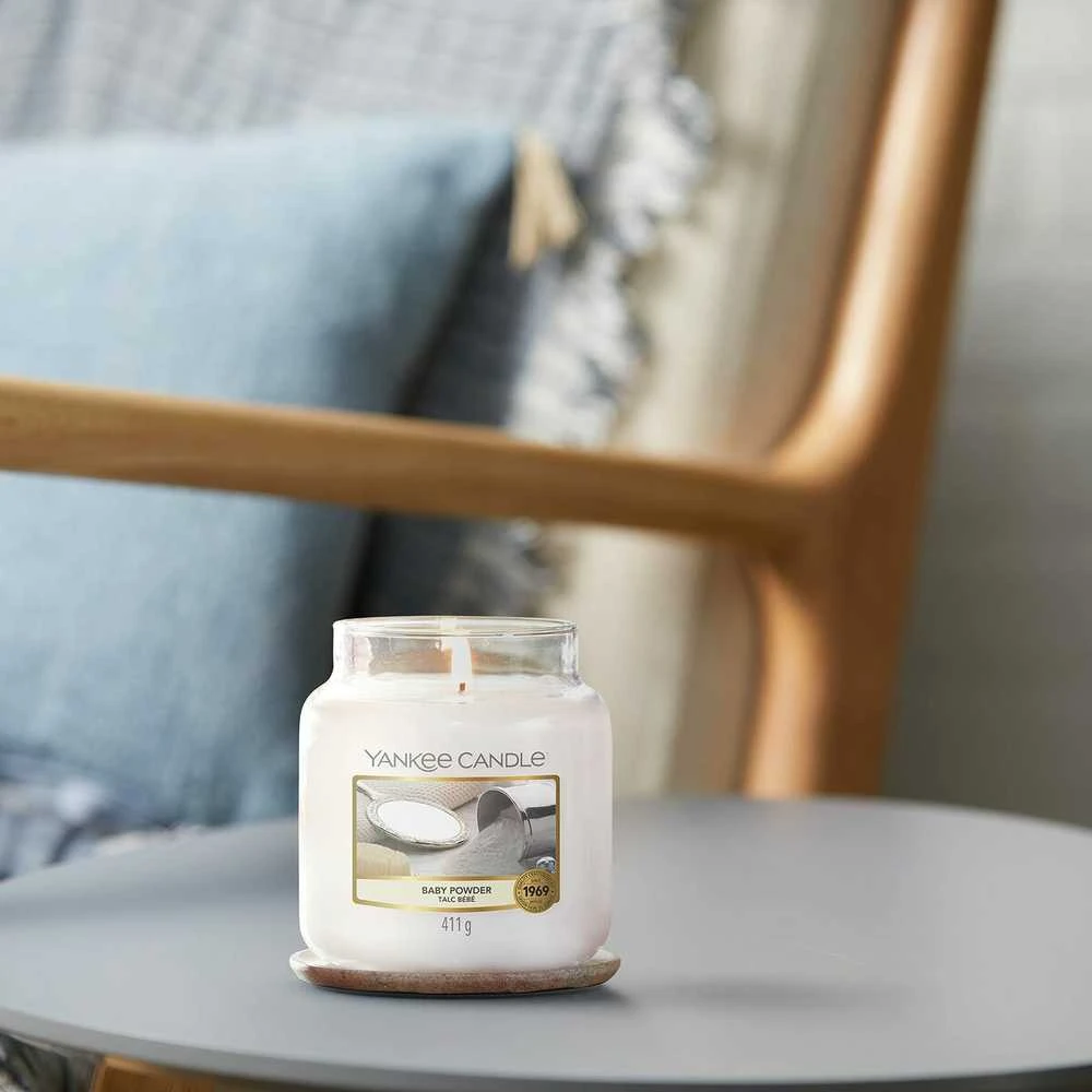Yankee Candle Baby Powder kvapioji žvakė unisex, 411 g