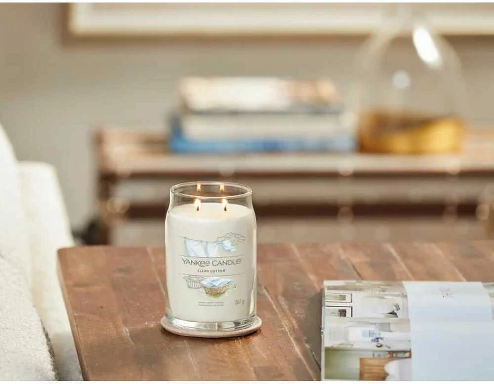 Yankee Candle Signature Clean Cotton kvapni žvakė, 411 g