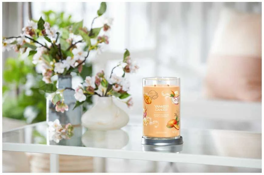 Yankee Candle Aromatinė žvakė Signature tumbler large Mango Ice Kreminis 567 g