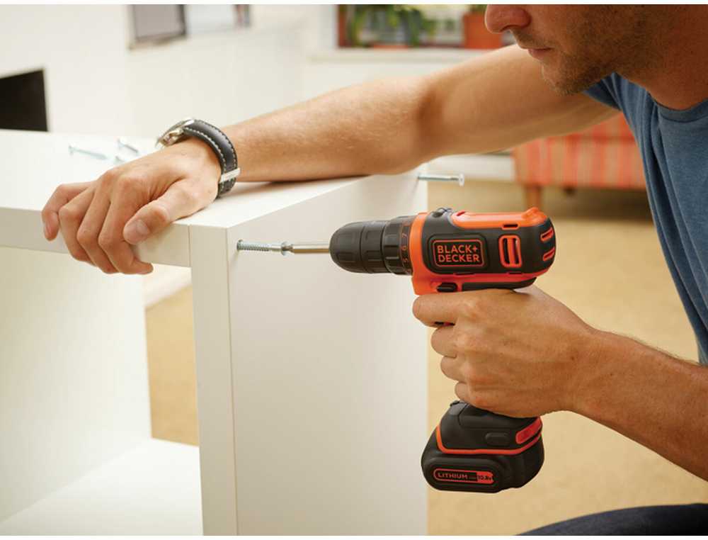 Black & Decker BD suktuvas 10,8V BDCDD12KB 2x1,5Ah WALIZKA