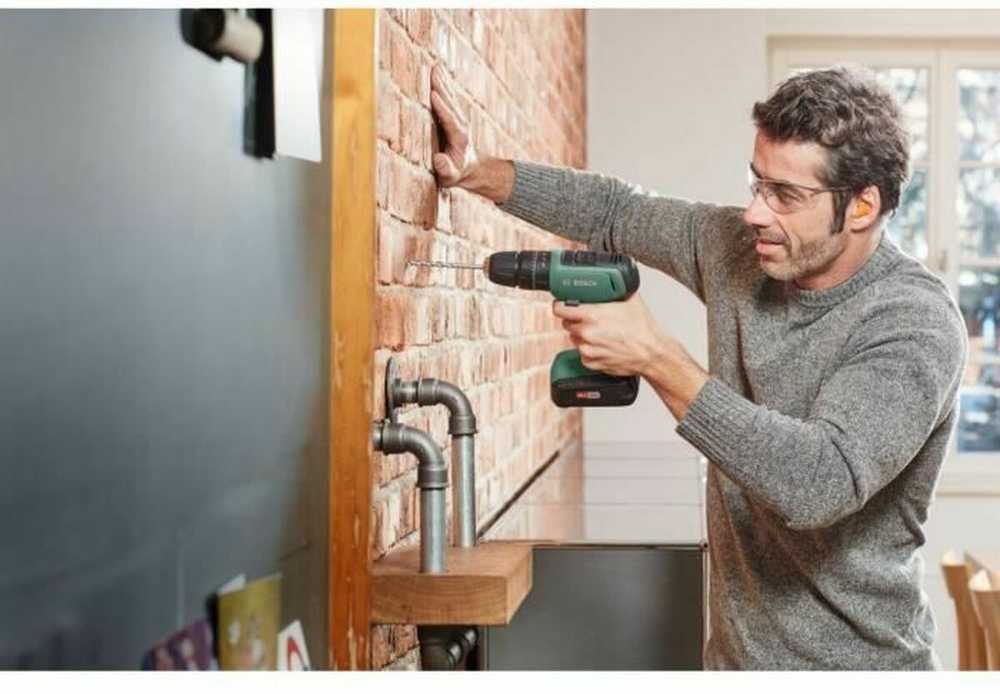Bosch UniversalImpact18 (1x1,5) Akum.smūginis gręžtuvas