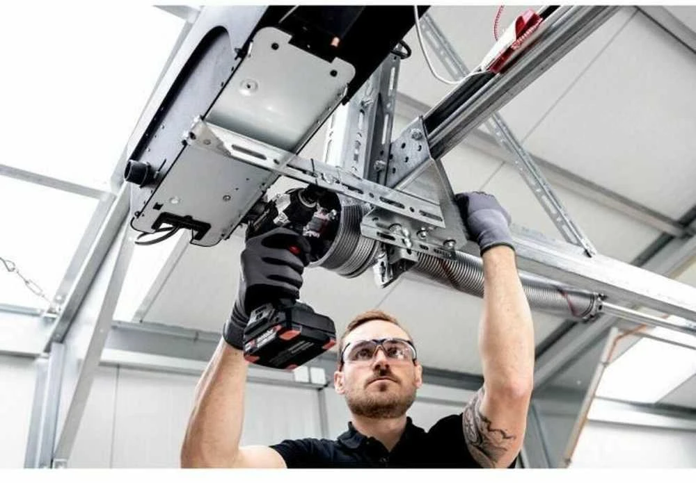 Smūginis veržliasukis Metabo SSW 18 LT 300 BL; 18 V (be akumuliatoriaus ir pakrovėjo)