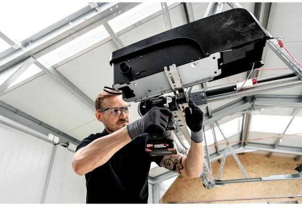 Smūginis veržliasukis Metabo SSW 18 LT 300 BL; 18 V (be akumuliatoriaus ir pakrovėjo)