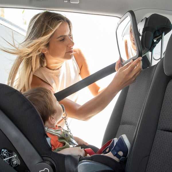 Automobilio veidrodėlis vaikų saugumui