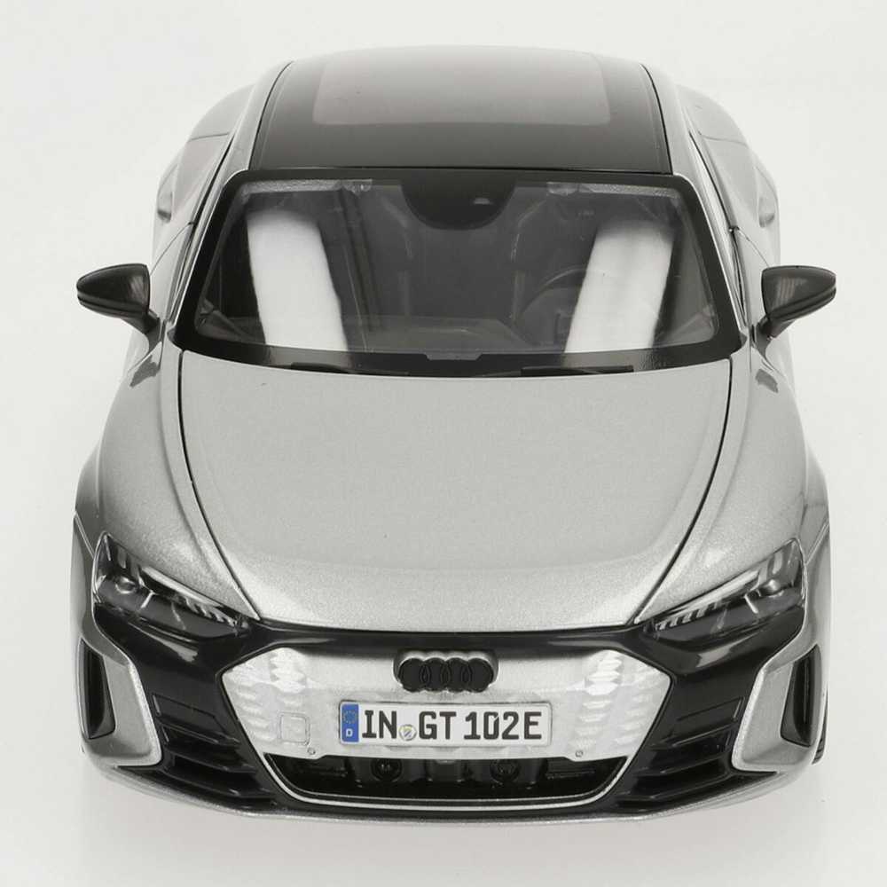 *BBURAGO metal, 1:18, Audi RS e-Tron GT, sidabrinis