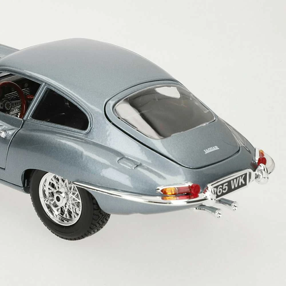 Automobilis Bburago GT-Jaguar "E" Coupe (1961) 1:18