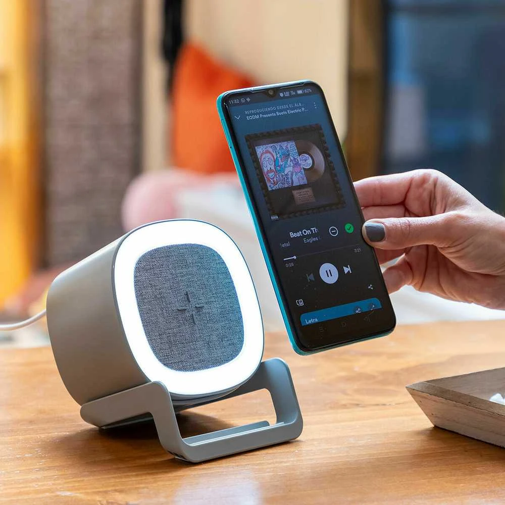 Garsiakalbis InnovaGoods belaidis LED garsiakalbis su funkcija Magazynowy Souwis InnovaGoods Bluetooth