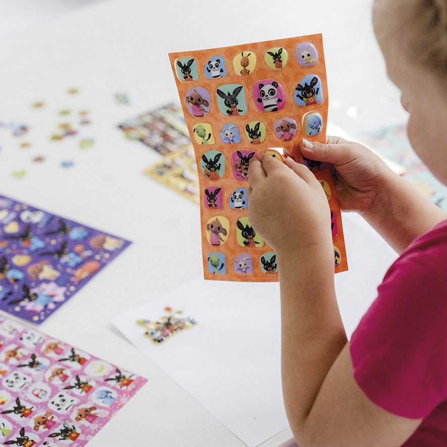„Bing Fun Super“ lipdukų rinkinys su žaidimu