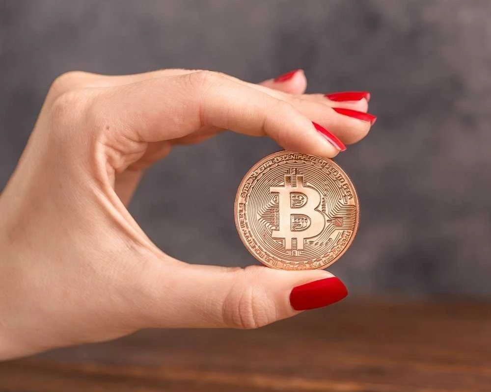 Bitcoin BTC plastikiniame dėkle