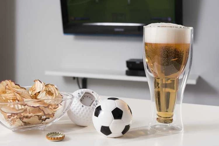 Butelių atidarytuvas su šaldytuvo magnetu „Futbolo kamuolys“