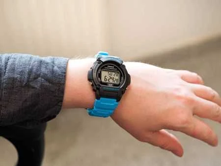 CASIO LTP-V002L-1B3UDF moteriškas laikrodis (zd584j) + dėžutė