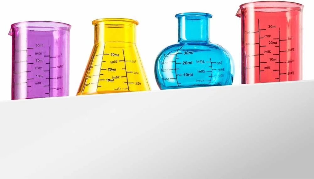 Chemijos plastikiniai puodeliai, 4 vnt.