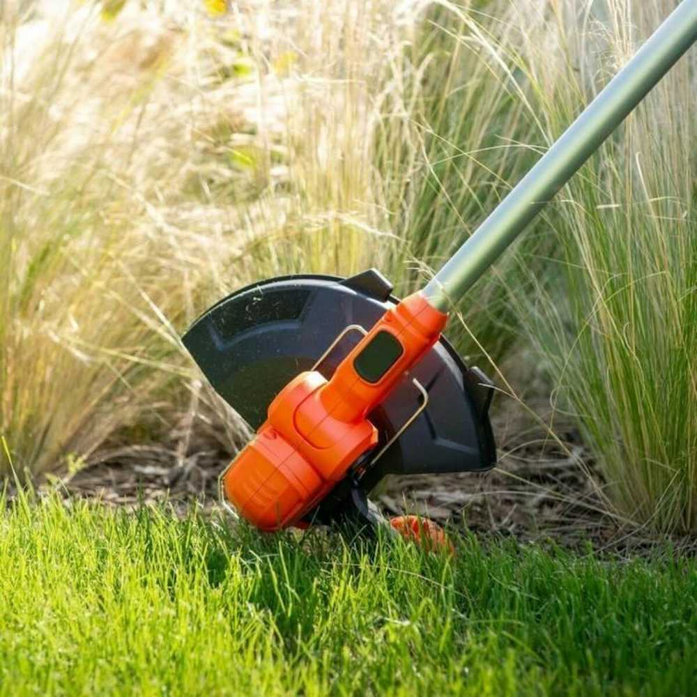 POWERPLUS POWDPG75421 akumuliatorinis žolės trimeris vejos kraštams ir sunkiai pasiekiamoms vietoms pjauti 20V 2Ah 260mm 9000aps/min