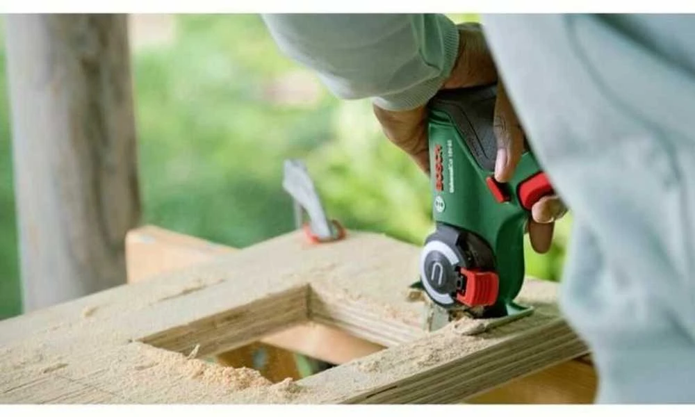 Bosch UniversalCut18V-65,1x2,5 Siaurapjūklis "NanoBlade"