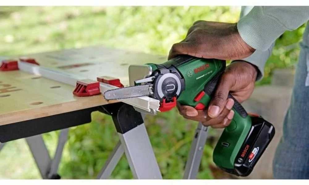 Bosch UniversalCut18V-65,1x2,5 Siaurapjūklis "NanoBlade"