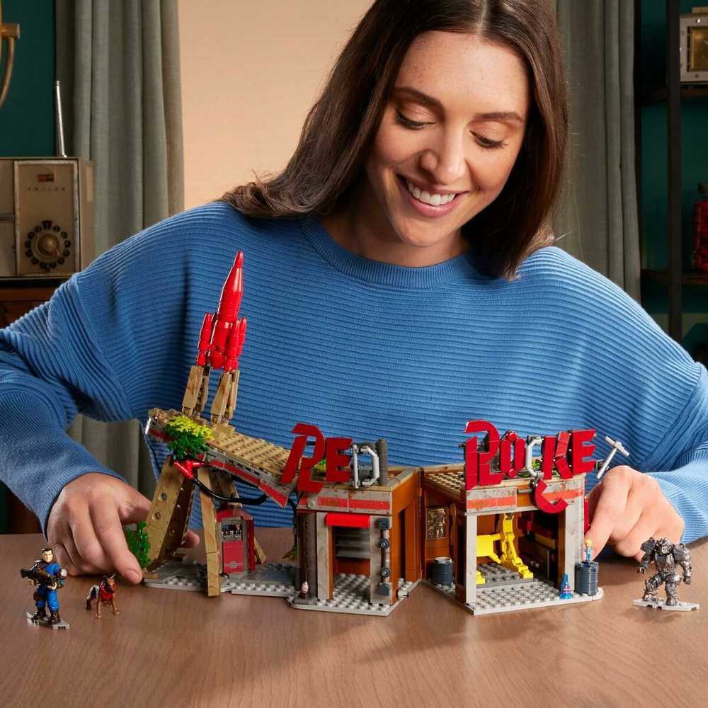 Dėlionė Mattel MEGA FALLOUT BLOCKS Raudona Rocket Station, statybinis komplektas +17 m