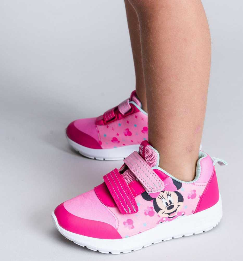 32 pritūpimai Minnie Mouse