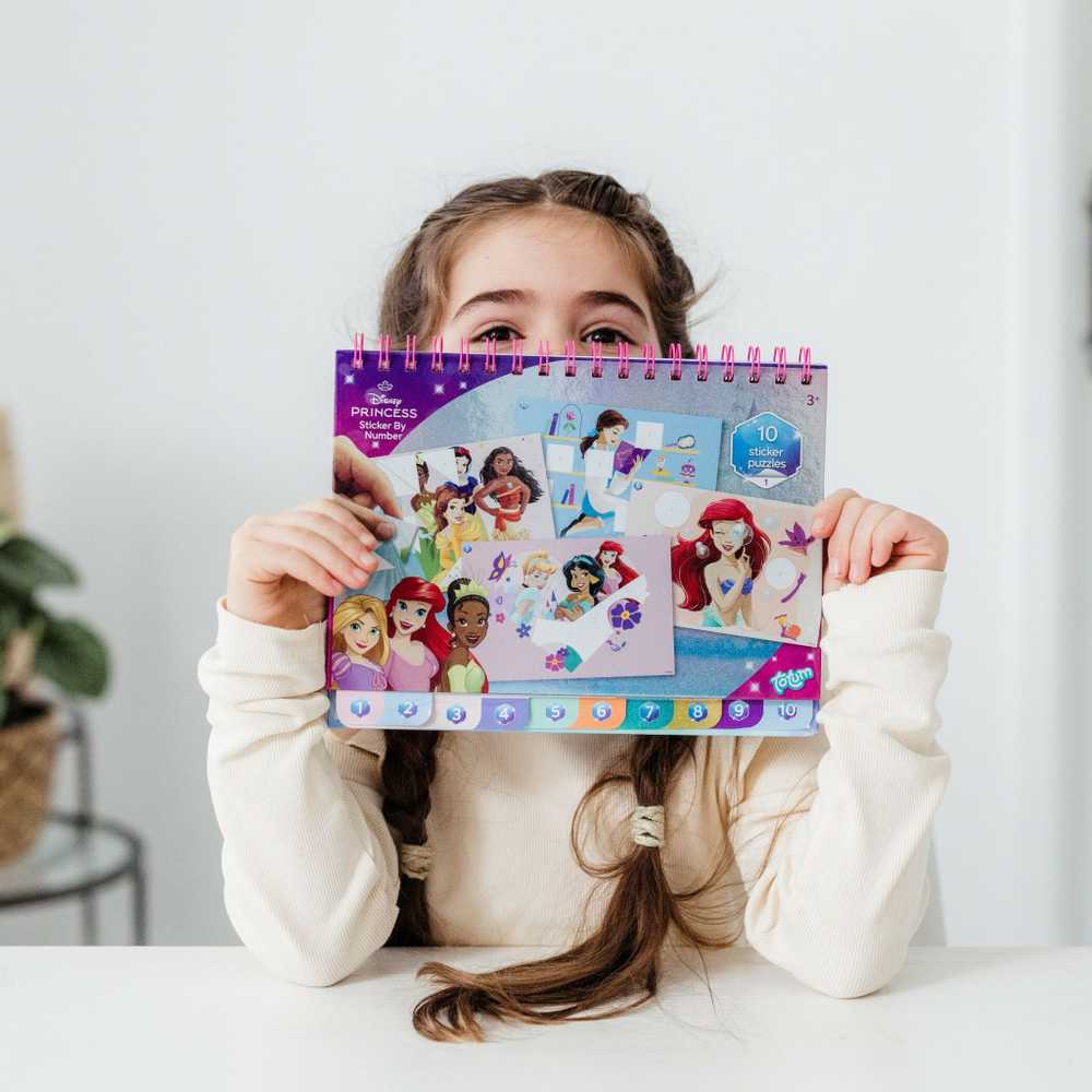 Disney Princess Pabarstukų vakarėlio istorijos dėlionės lipdukų ir spalvinimo rinkinys