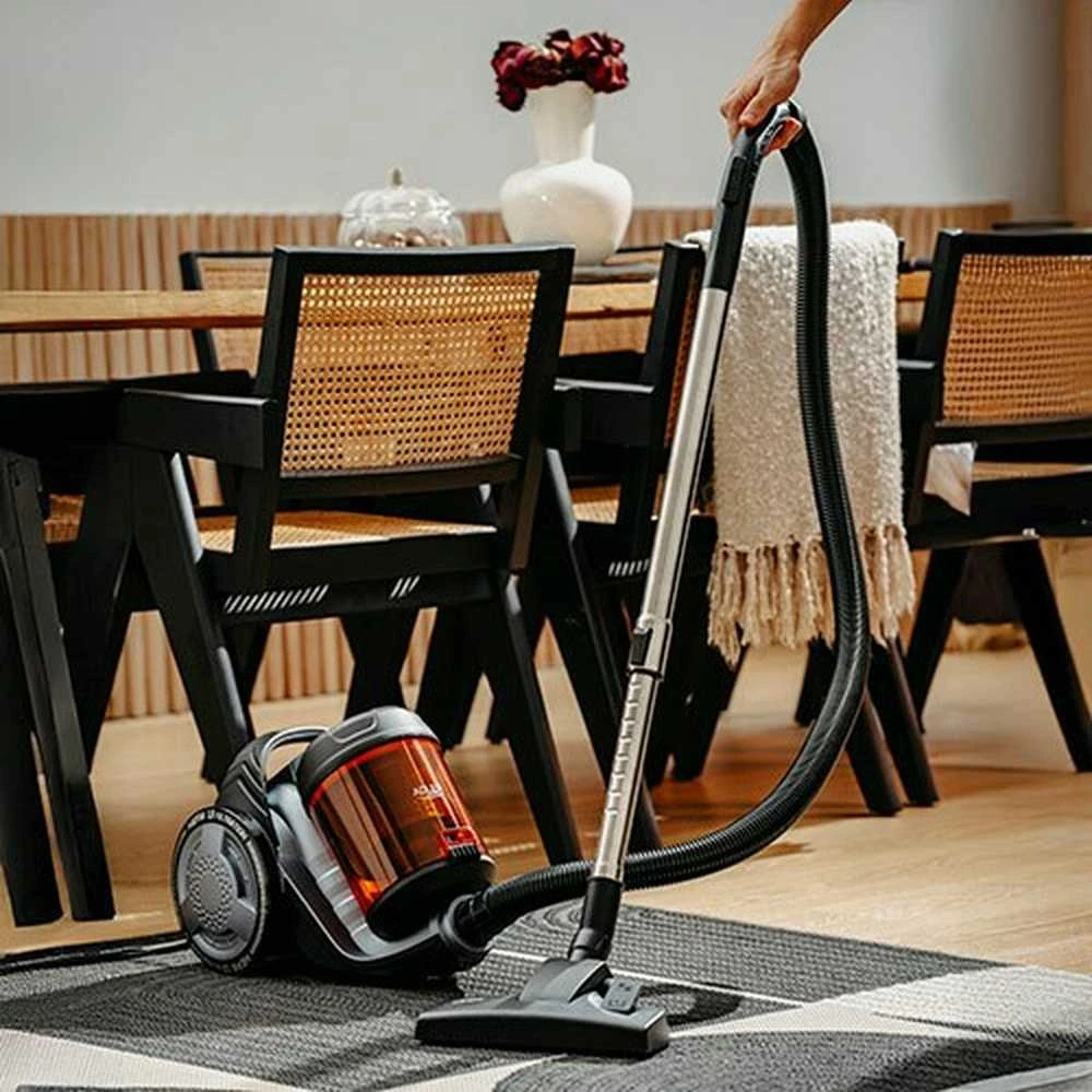 Adler Cyclone dulkių siurblys | AD 7065 | Be maišelio | Galia 700 W | Dulkių talpa 1,6 L | Juodas/Raudona