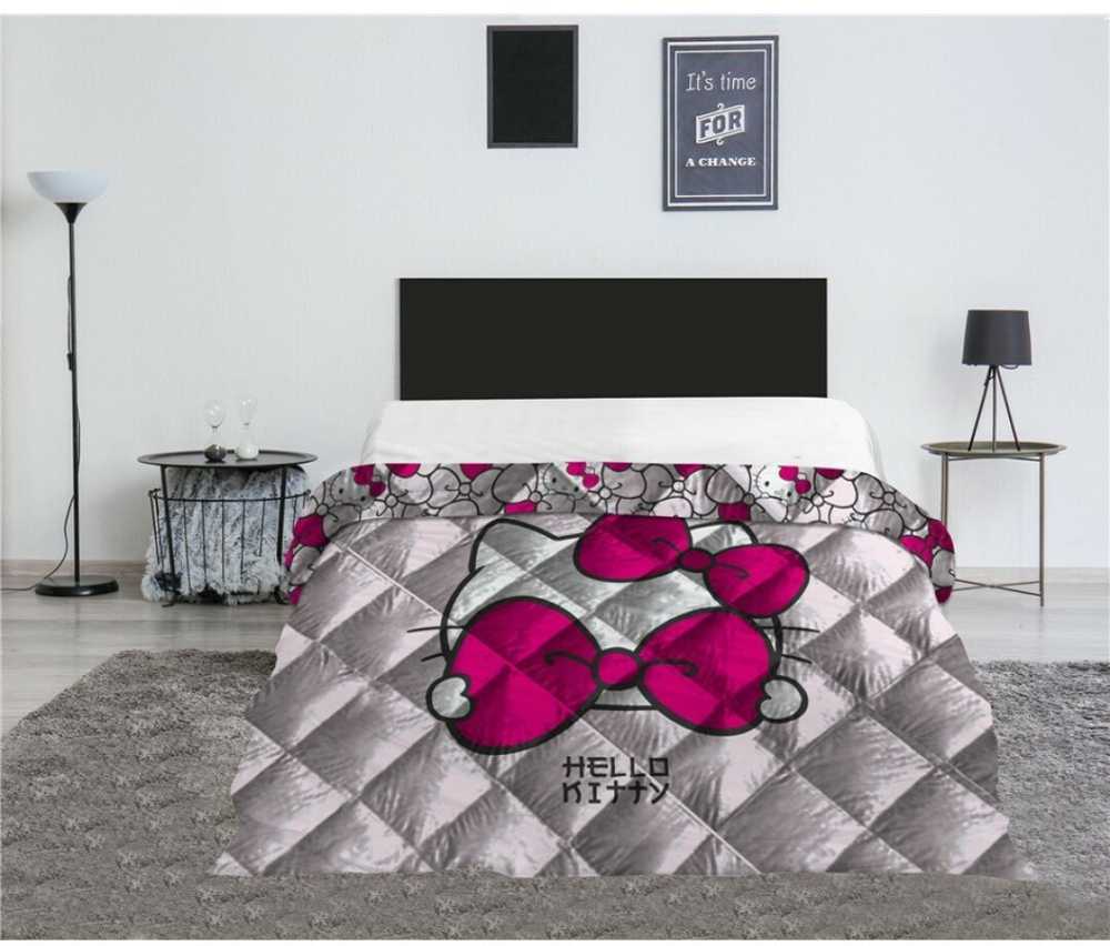 Dygsniuota lovatiesė „Hello Kitty“ su rožiniu kaspinu, 240x220 cm