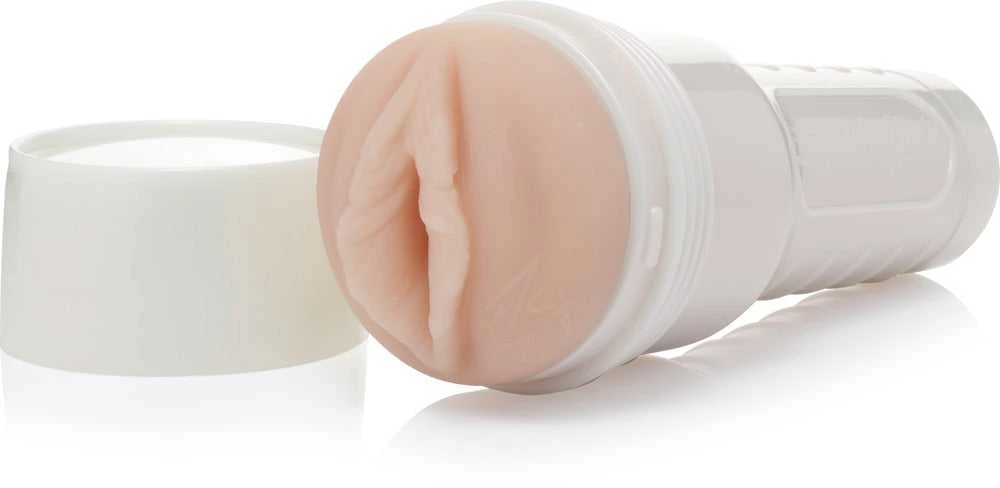 Fleshlight Girls – Elsa Jean Tasty