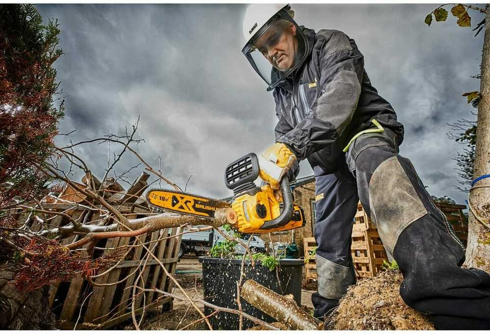 DEWALT akumuliatorinis grandininis pjūklas  DCM565N-XJ - 18V - 30 cm be akumuliatoriaus ir kroviklio