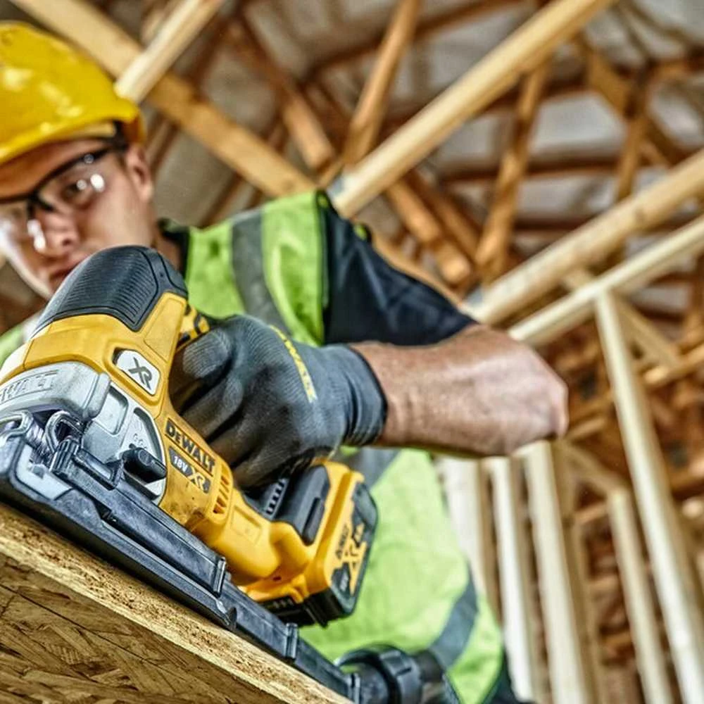 Akumuliatorinis siaurapjūklis DeWalt DCS334N-XJ