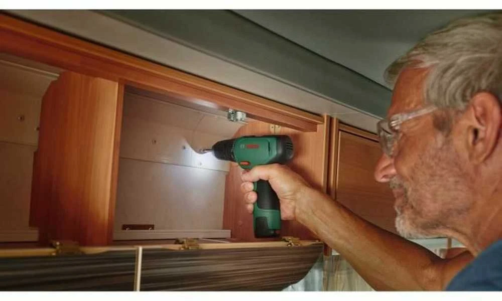 Bosch EasyDrill 1200 (2x1,5 akumuliatoriai) Akumuliatorinis dviejų greičių gręžtuvas - suktuvas