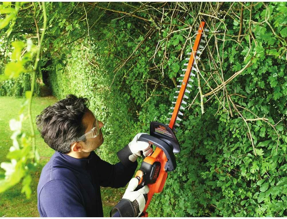 Black & Decker Juodas & Decker Akumuliatorinės gyvatvorių žirklės GTC18452PC 18V 2Ah 45 cm, Juodas & Decker