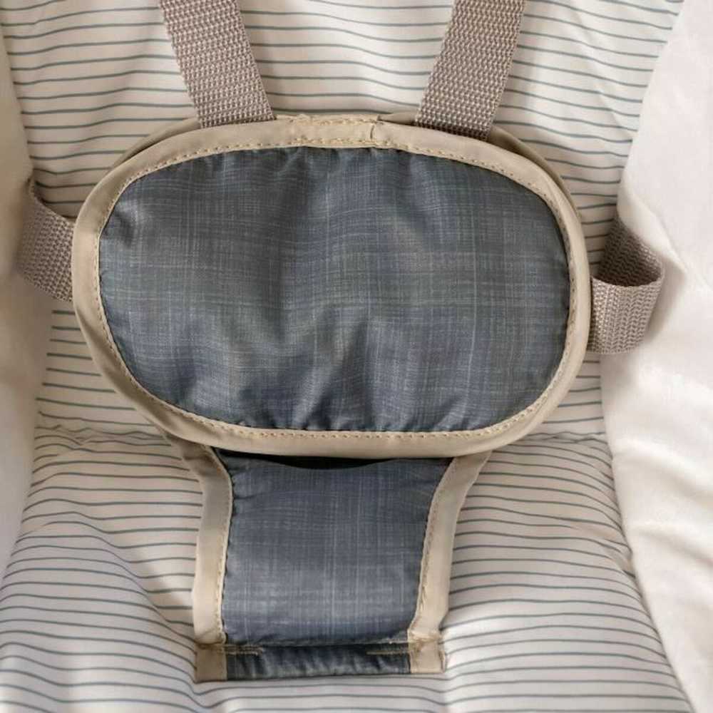 „Ingenuity“ – nešiojamos sūpynės „Swing 'n Go“ – Chambray (IN-16925)