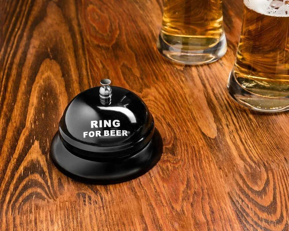 Viešbučio skambutis "Ring for beer"