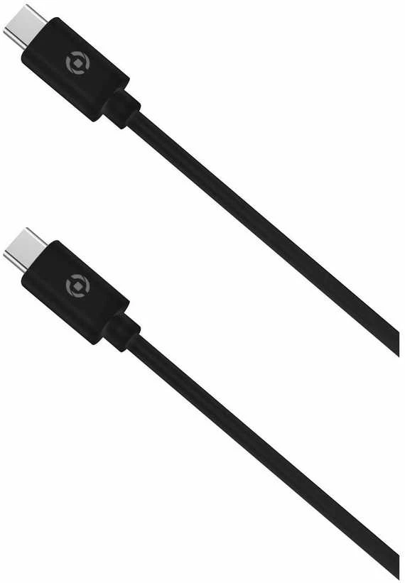USB-C į USB-C juodas kabelis, abiejų galų stambus planas