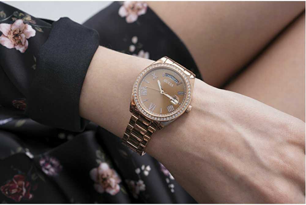 Guess Luna GW0307L3 Moteriškas Laikrodis